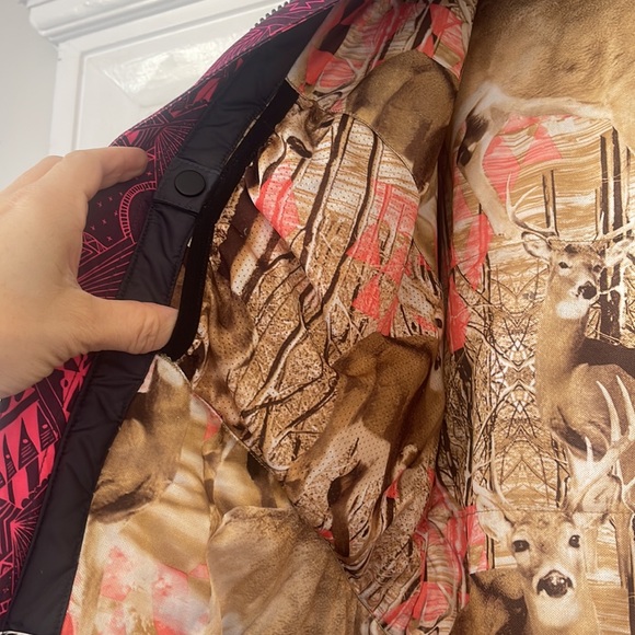 Volcom Fawn insulated snowboarding jacket - size SM - good used condition - Picture 8 of 16